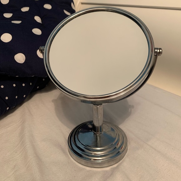 Cosmetic Mirror w/ magnified side - Picture 4 of 6